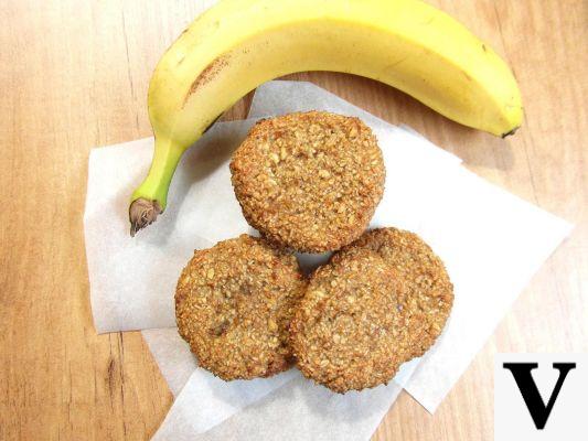 Vegan sweets: banana cookies