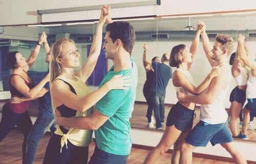 Os benefícios da dança para a saúde física e mental