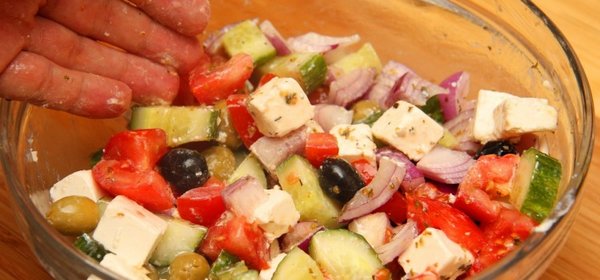 Greek salad: the original recipe and 10 variations