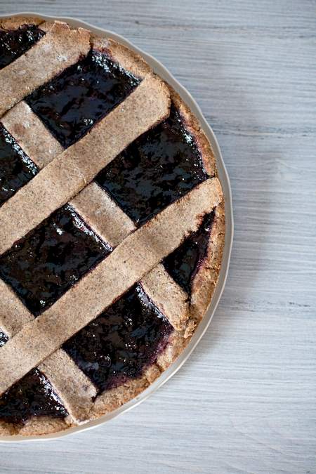 Vegan tart with buckwheat flour and blueberry jam (gluten free)