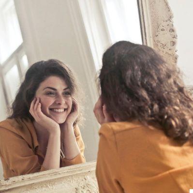 Low self-esteem: causes and useful remedies