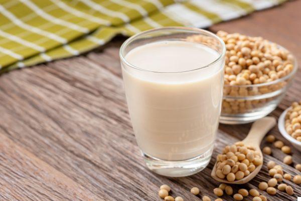 Boissons végétales alternatives au lait : quelle est la meilleure d'un point de vue environnemental ?