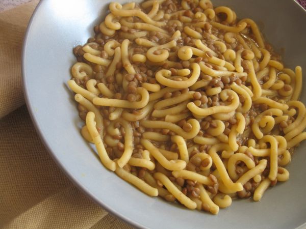 Pasta and lentils: the original recipe and 10 tasty variations