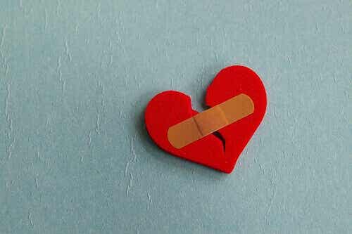 Heartbreak syndrome and physical pain
