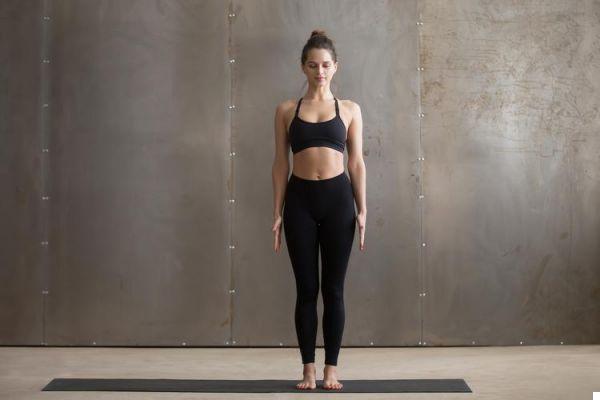 10 posturas básicas de yoga para principiantes | Yoga en pastillas