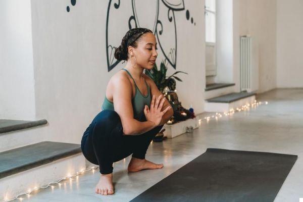 10 Basic Yoga Poses For Beginners | Yoga in pills