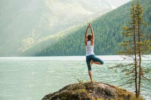 Canalización de energía con yoga: 5 posiciones