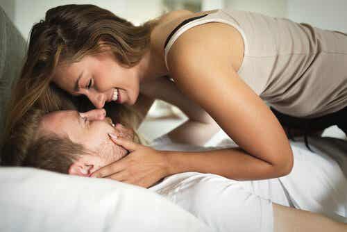 El sexo frecuente fortalece la relación.