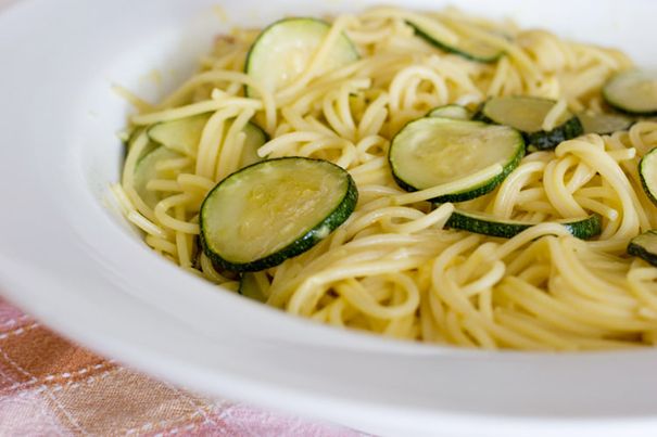 Salsas y condimentos para pasta: 10 recetas veganas para preparar en 5 minutos