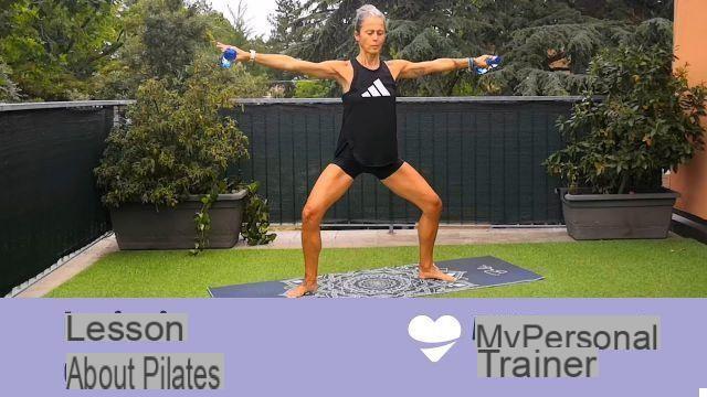 Exercices de Pilates debout pour les jambes et les bras