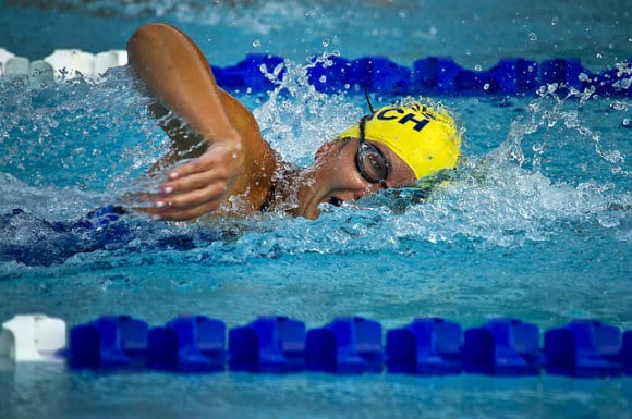 Nadar y correr | ¿Cuál de los 2 es mejor para su salud?