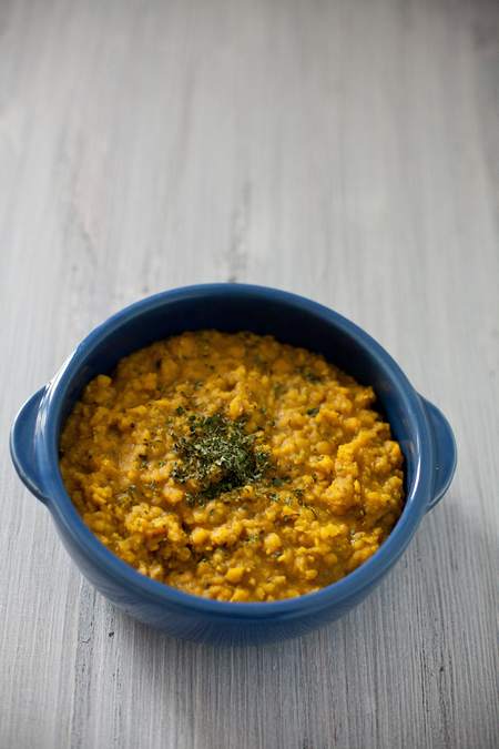 Lentil dahl: a receita de lentilhas indianas com cúrcuma e gengibre
