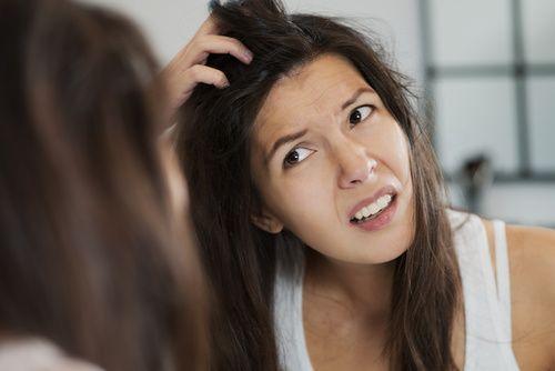 Nutrition against dandruff: which foods to eat and which to avoid