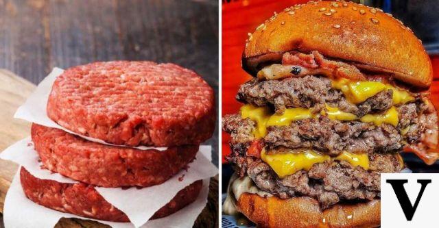 Os hambúrgueres de carne “falsa” são realmente mais saudáveis ​​do que a carne vermelha?